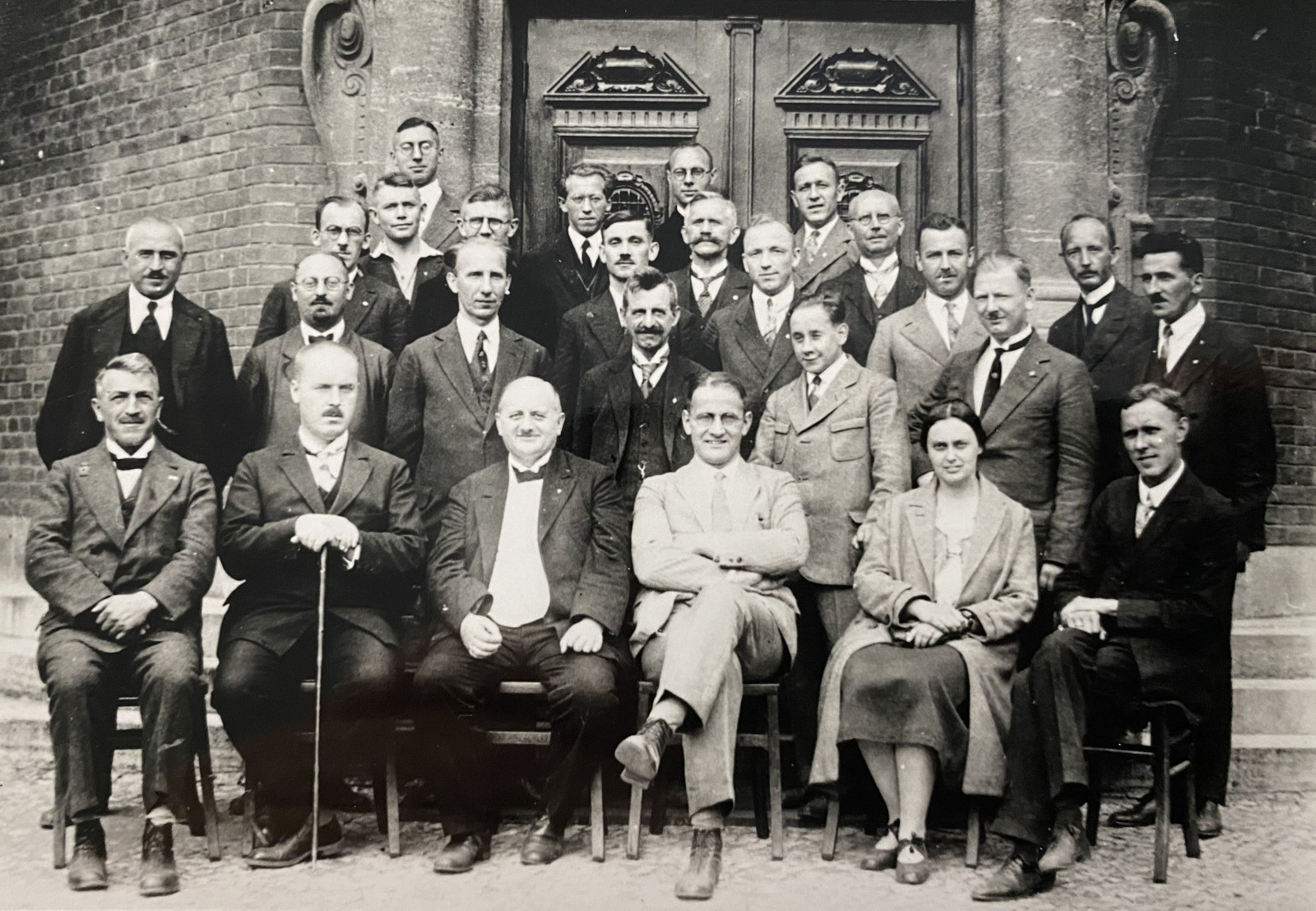 Gruppenbild eines Schulungskurses der Apologetischen Centrale (ca. 1929) im Johannesstift in Berlin-Spandau.
