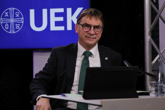 Kirchenpräsident Volker Jung bei der UEK-Vollkonferenz 2020