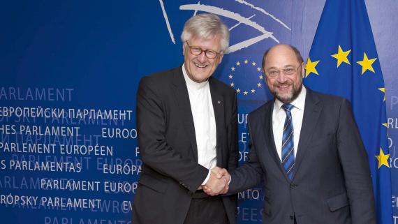 EKD-Ratsvorsitzender Heinrich Bedford-Strohm und EU-Parlamentspräsident Martin Schulz in Brüssel, Dezember 2014.
