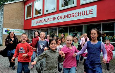 Schülerinnen und Schüler der Evangelischen Schule Eichelkamp in Wolfsburg. Foto: epd/Jens Schulze