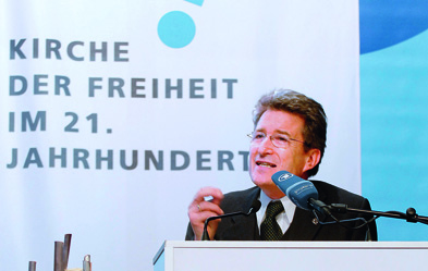 Der damalige Ratsvorsitzende Wolfgang Huber auf dem EKD-Zukunftskongress in Wittenberg, Januar 2007. Foto: epd-bild/Hanno Gutmann
