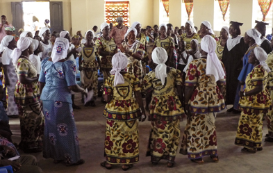 Musik und Tanz im Gottesdienst, präsentiert vom Frauenbund in Duakwa. Foto: Martin Rothe