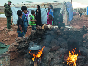 Anfangs kamen die syrischen Kinder nur wegen des Essens aus den Zelten.
