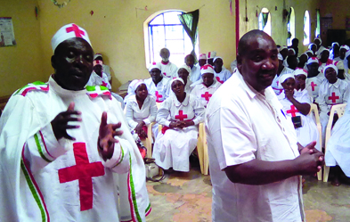 Gottesdienst der „Kirche des Heiligen Geistes in Ostafrika“. Foto: Hans Spitzeck